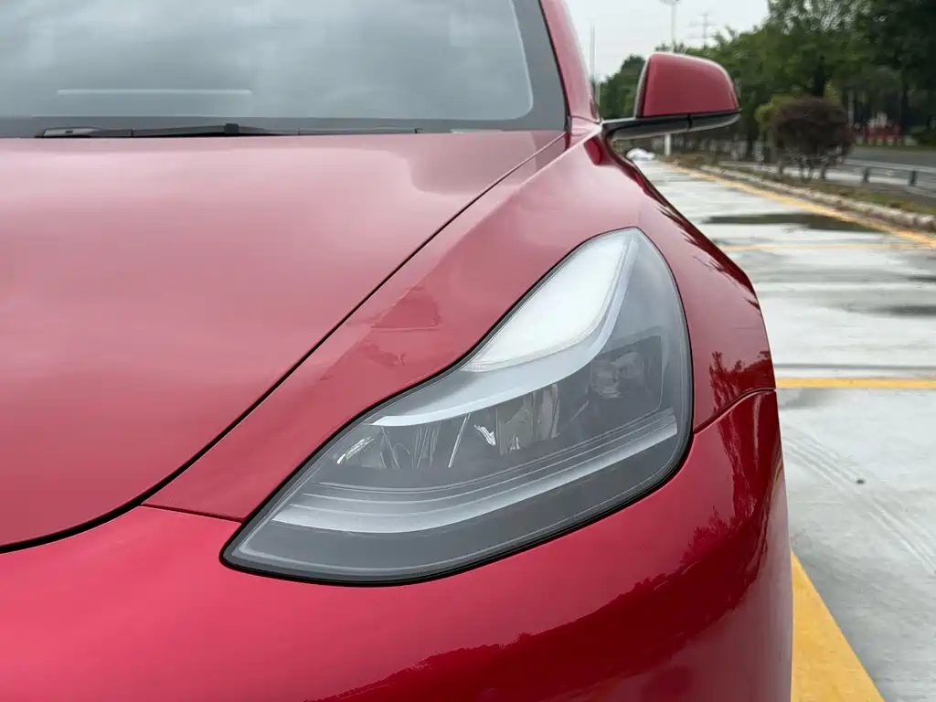 Tesla Model 3 2022 — фото 9