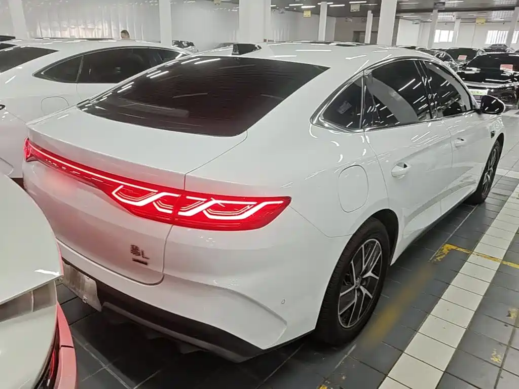 BYD Qin L 2025 — фото 7