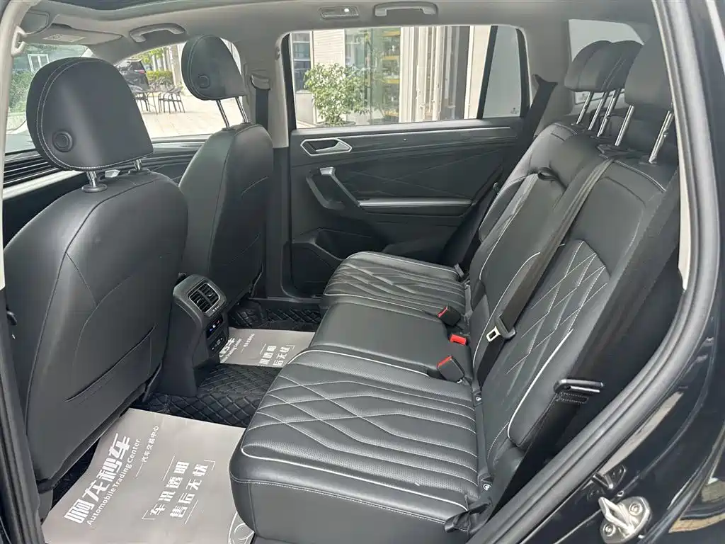 Volkswagen Tiguan L 2023 — фото 12
