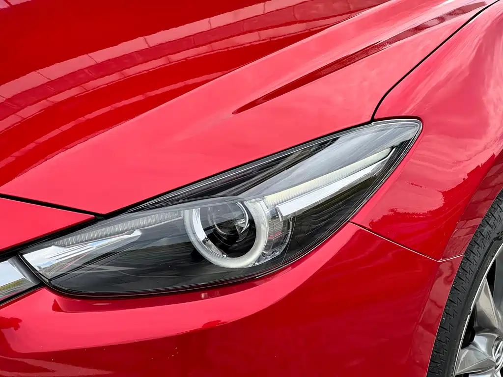 Mazda 3 Axela 2018 — фото 17