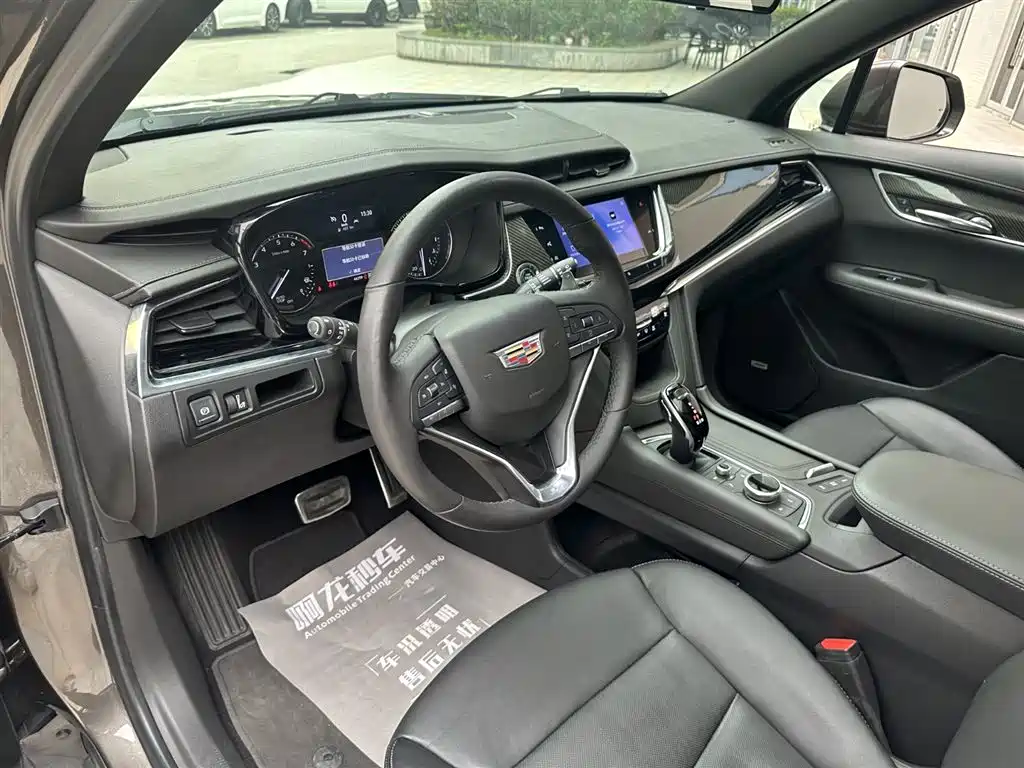 Cadillac XT6 2023 — фото 15
