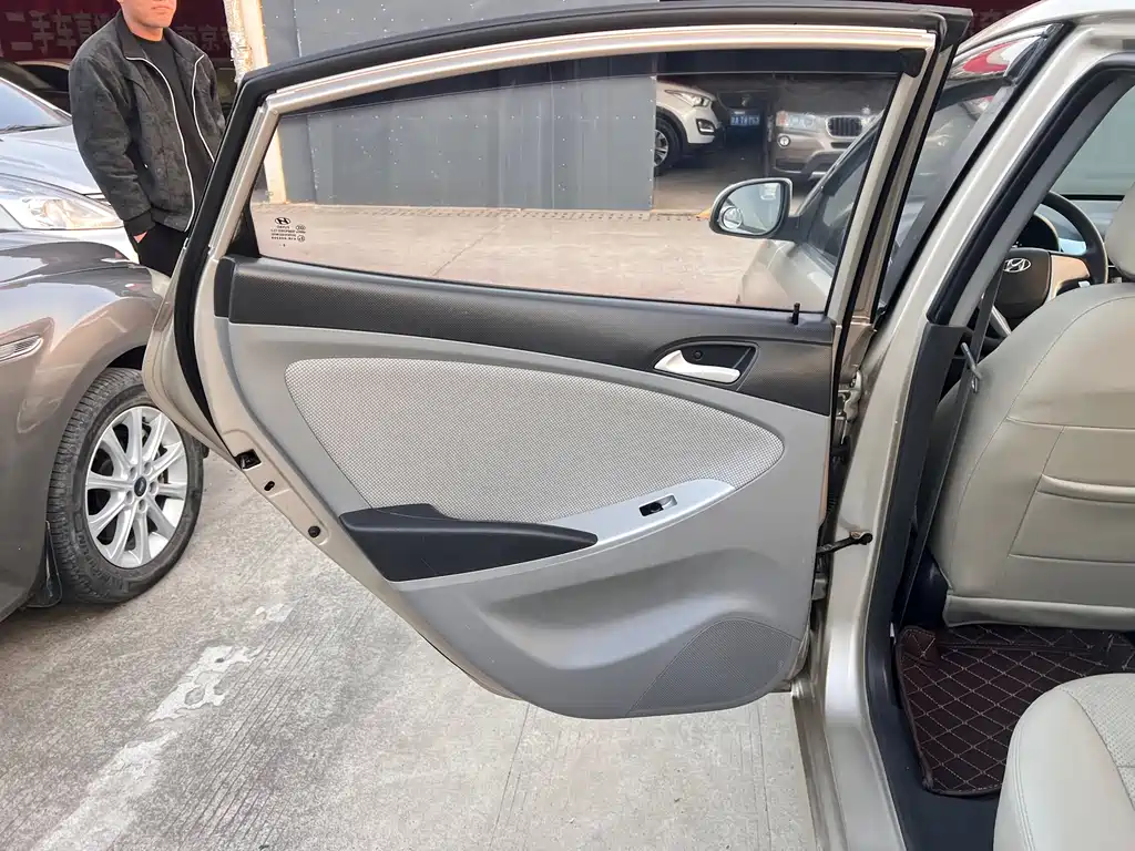 Hyundai Verna 2014 — фото 10