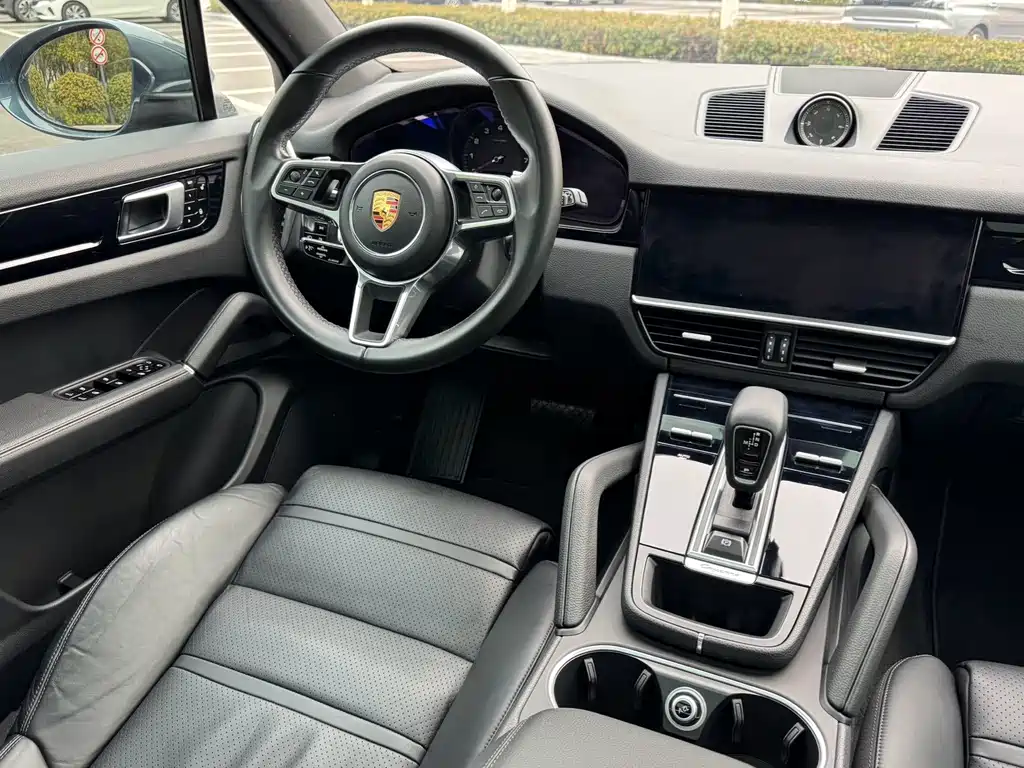 Porsche Cayenne 2019 — фото 9
