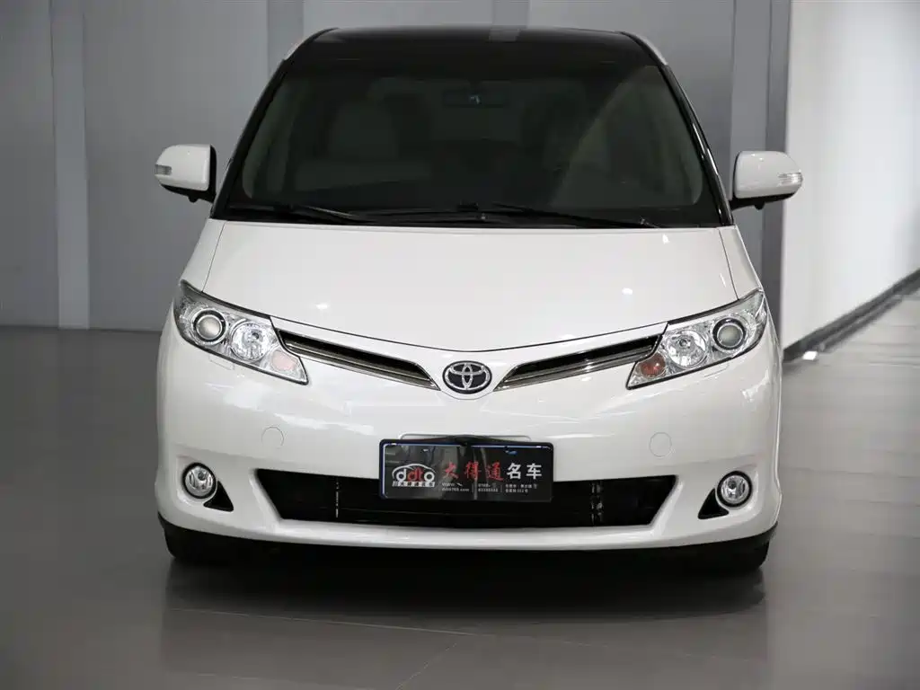 Toyota Previa 2017 — фото 2