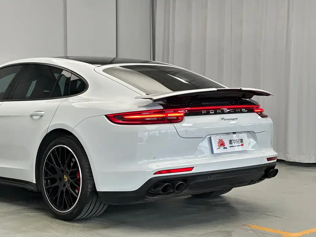 Porsche Panamera 2018 — фото 14