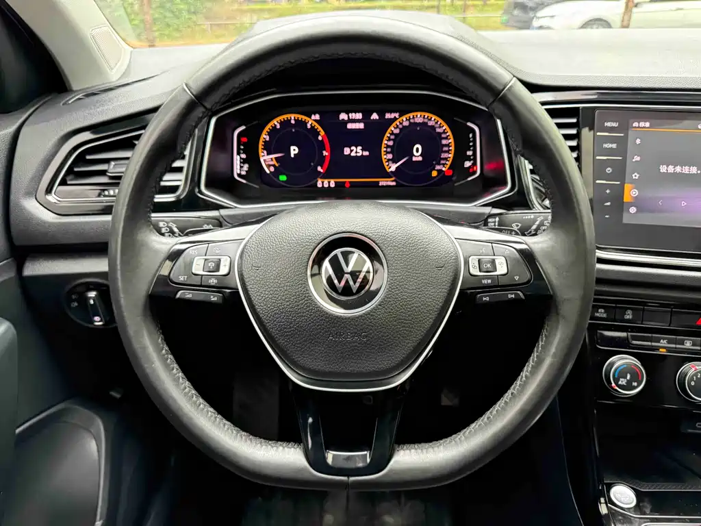 Volkswagen T-Roc 2022 — фото 13