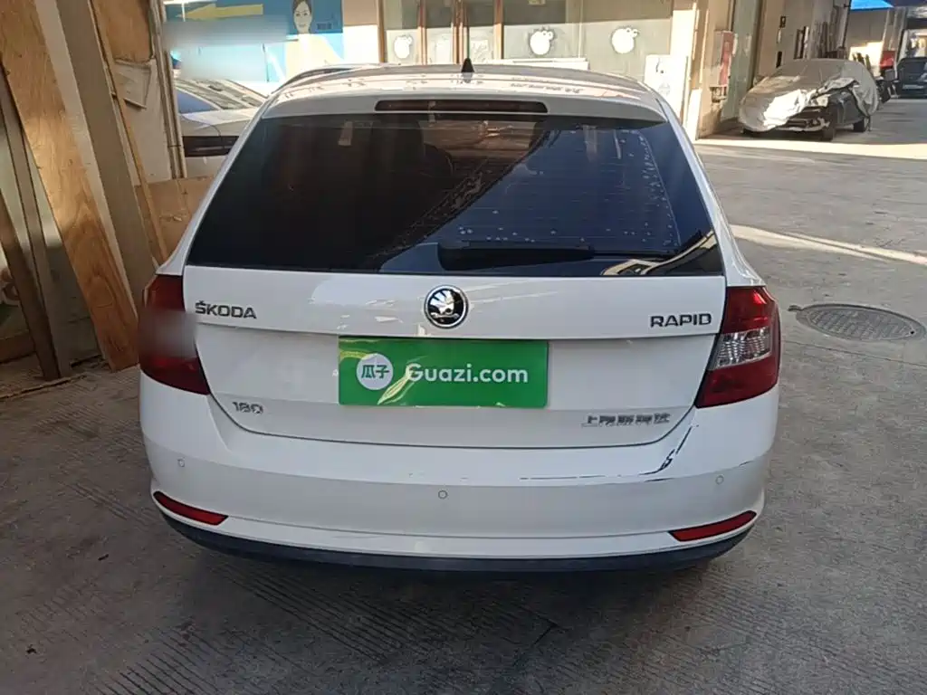 Skoda Rapid Spaceback 2019 — фото 6