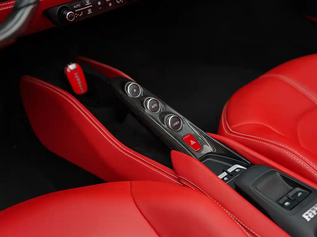 Ferrari F8 2022 — фото 14