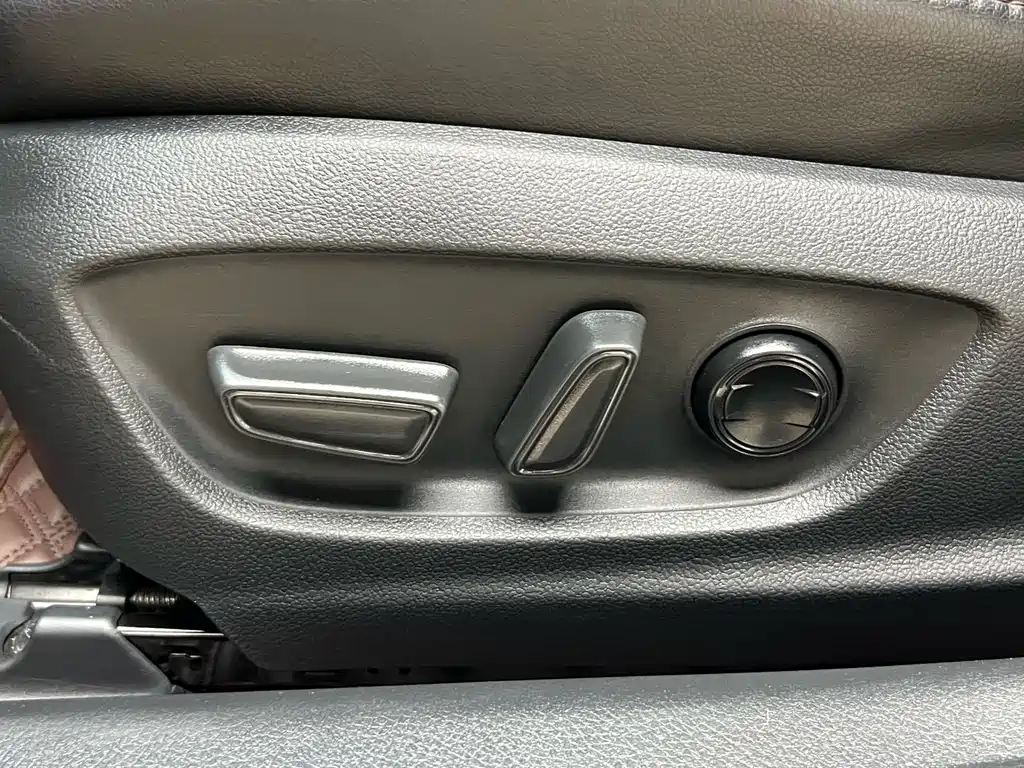 Toyota Camry 2022 — фото 20