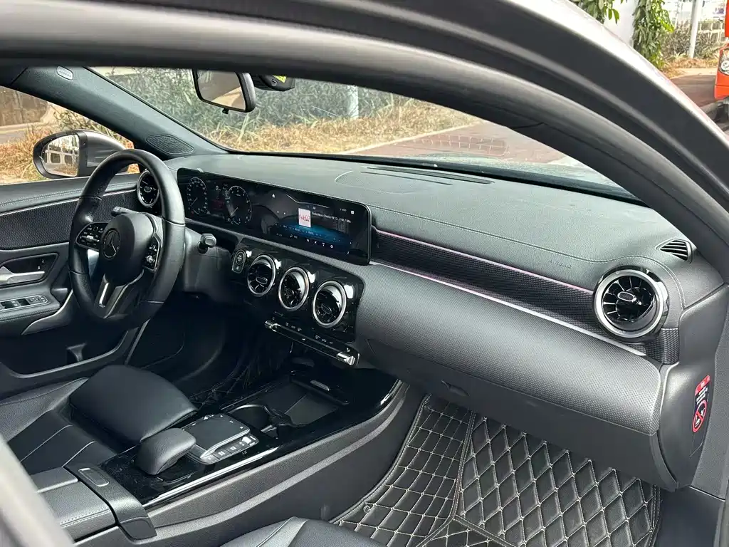 Mercedes-Benz A-Class 2023 — фото 4