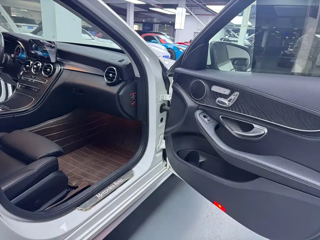 Mercedes-Benz C-Class 2019 — фото 12