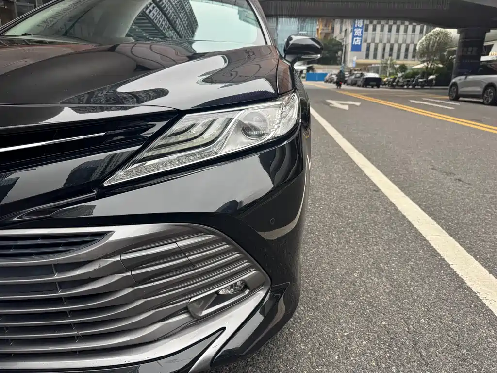Toyota Camry 2019 — фото 20
