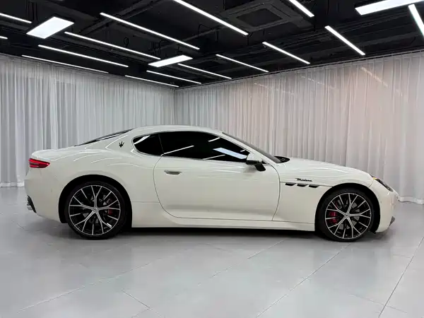 Maserati Granturismo 2024