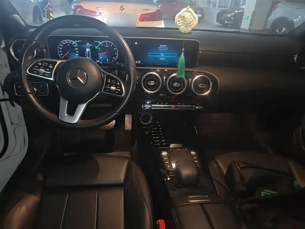 Mercedes-Benz A-Class 2020 — фото 10