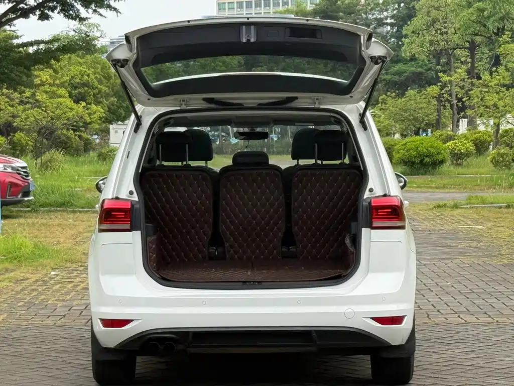 Volkswagen Touran 2016 — фото 12