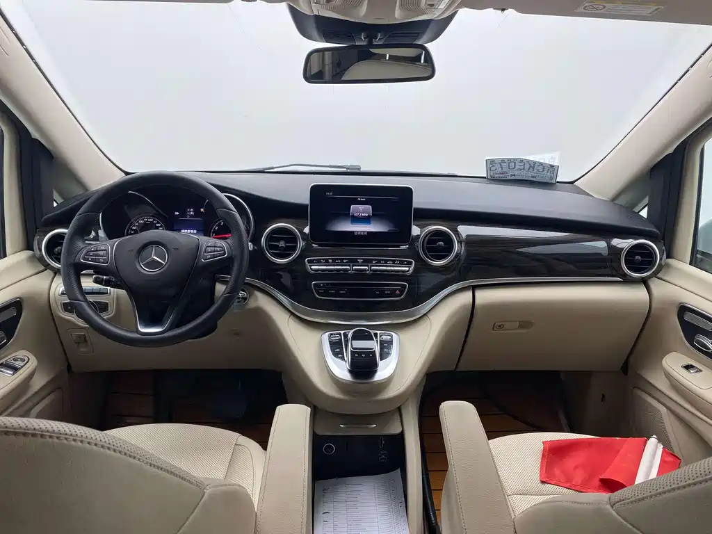 Mercedes-Benz V-Class 2016 — фото 20