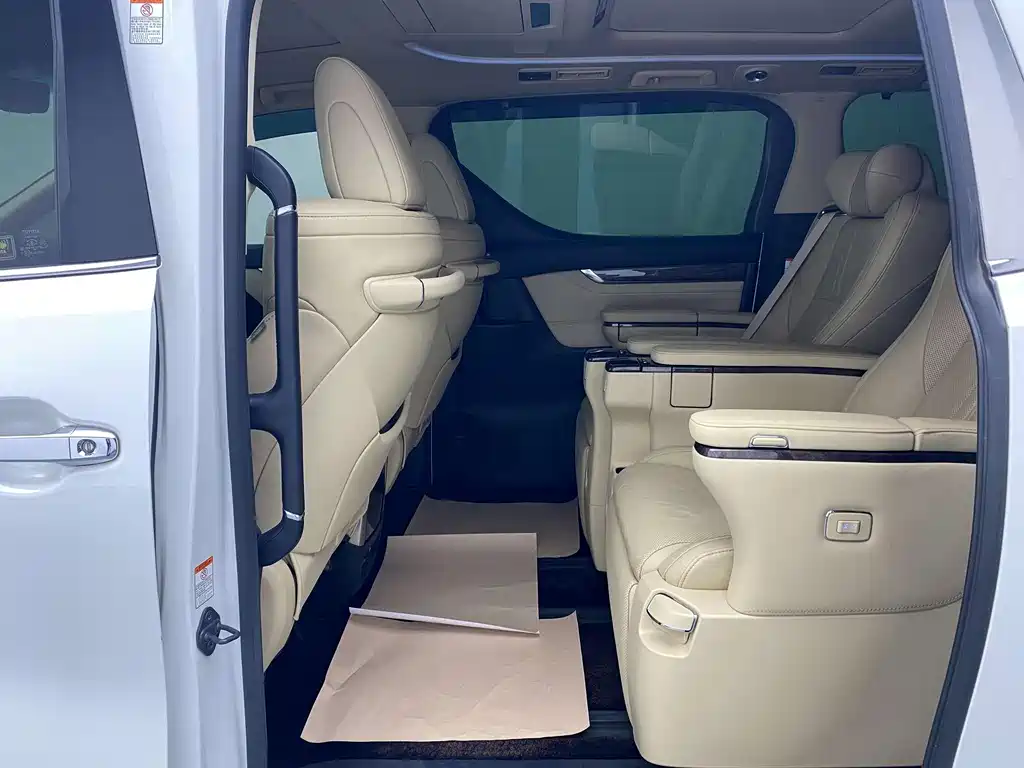 Toyota Alphard 2019 — фото 17