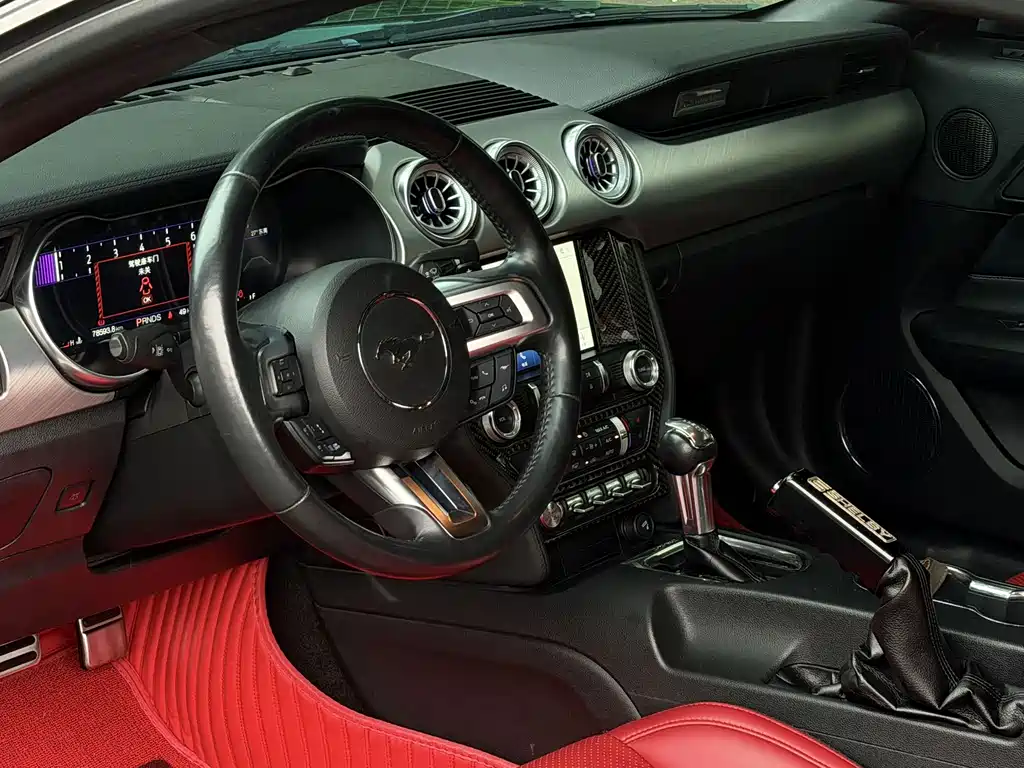 Ford Mustang 2018 — фото 13