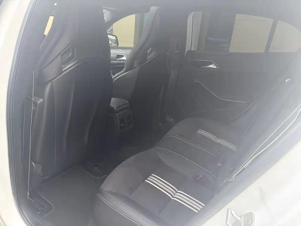 Mercedes-Benz GLA 2018 — фото 10