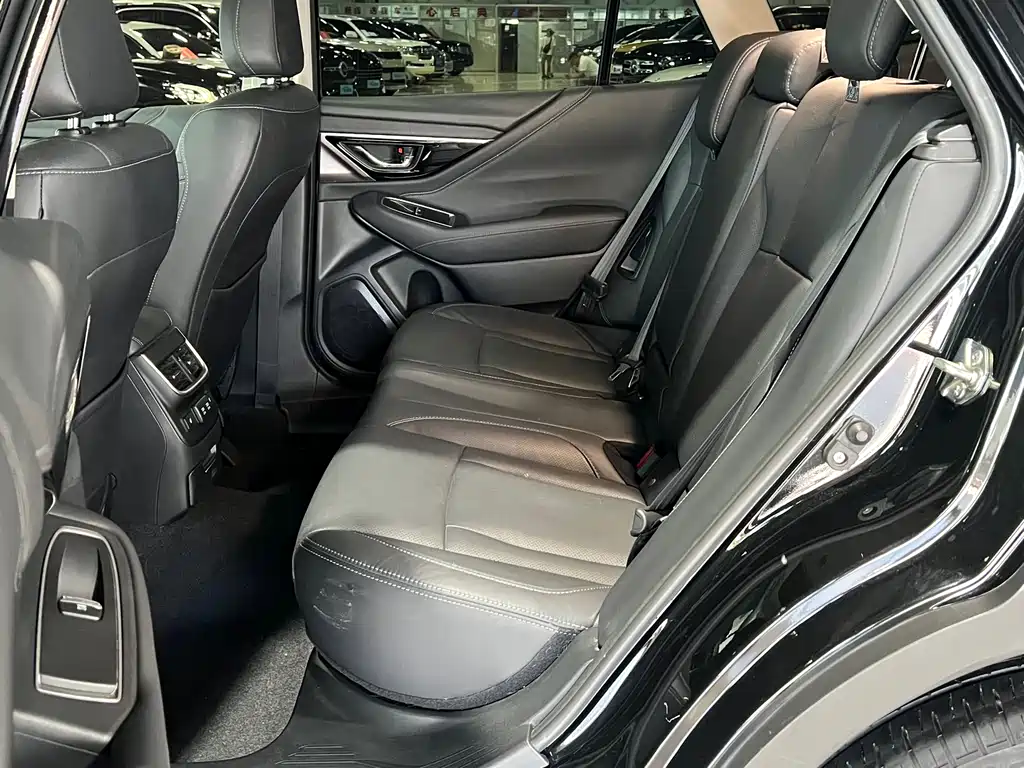Subaru Outback 2022 — фото 17