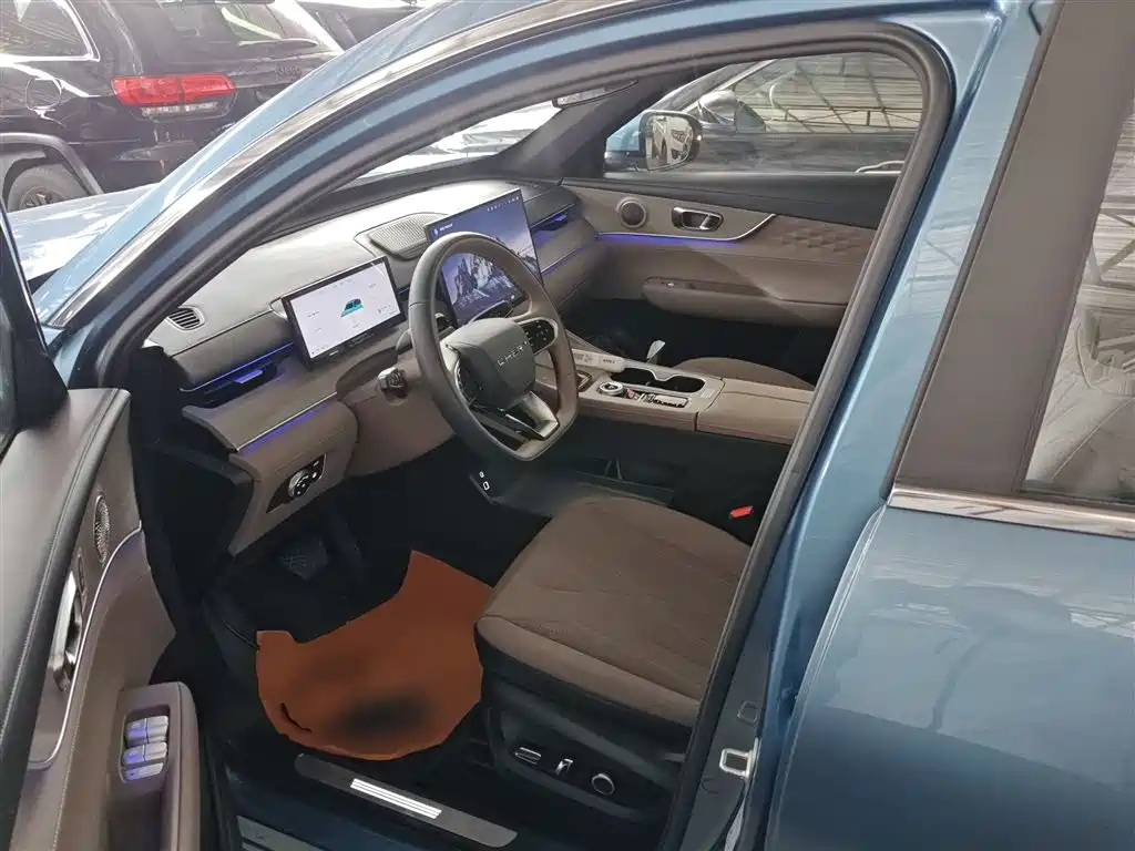 Chery Tiggo 8 PLUS C-DM 2025 — фото 15