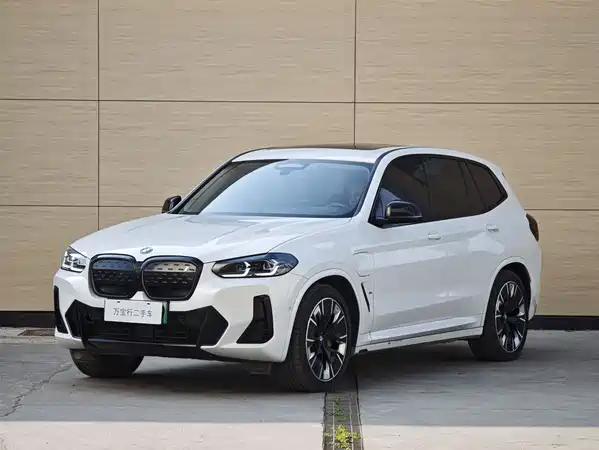 BMW iX3 2024