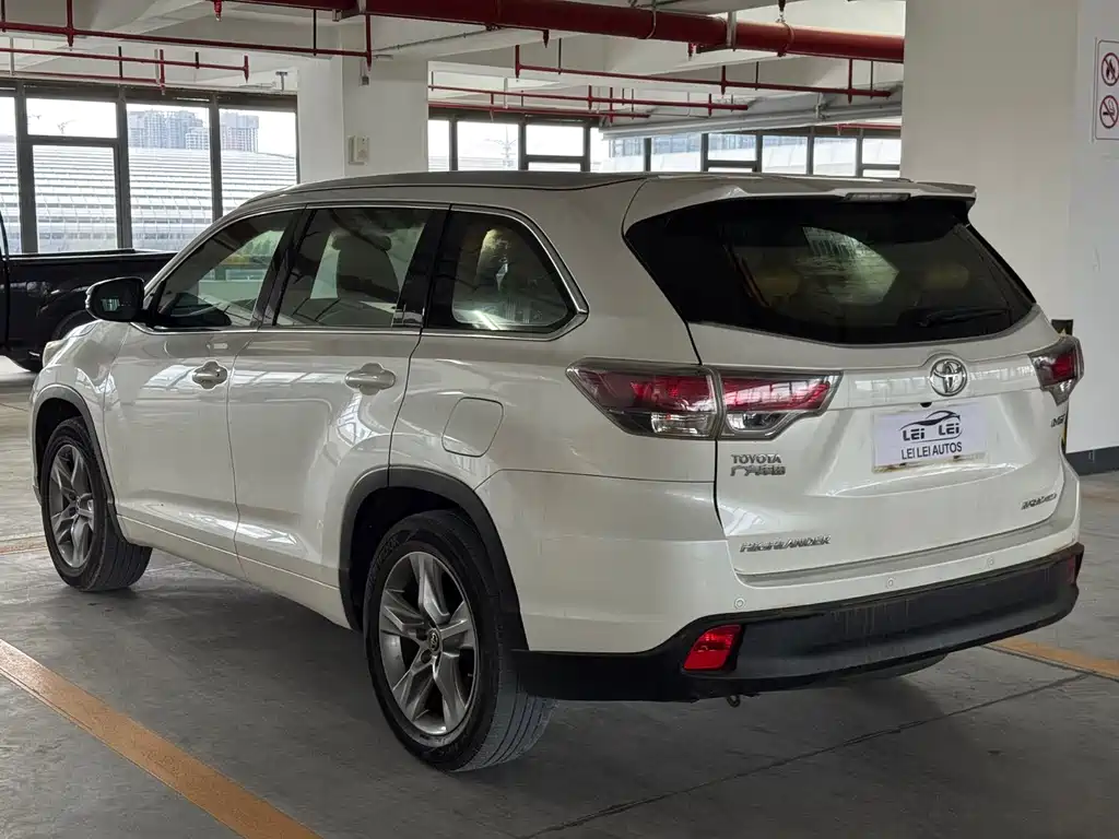 Toyota Highlander 2017 — фото 6
