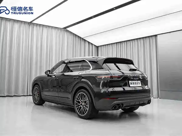 Porsche Cayenne 2021