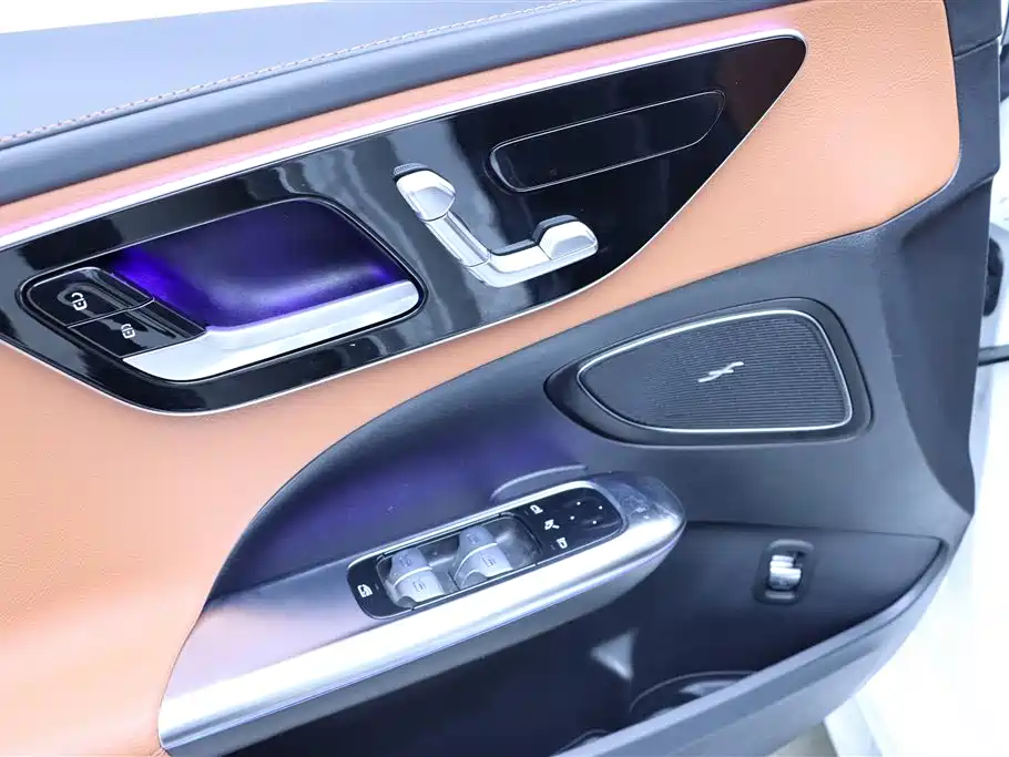 Mercedes-Benz C-Class 2024 — фото 12