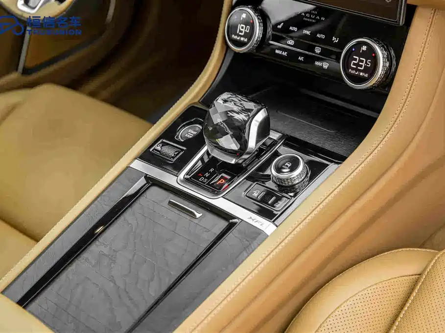 Jaguar XFL 2023 — фото 19