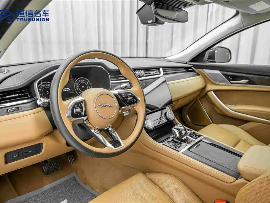 Jaguar XFL 2023 — фото 12
