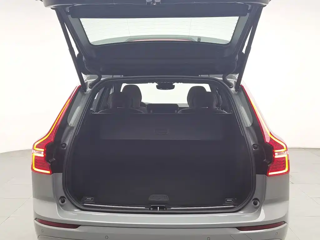 Volvo XC60 2024 — фото 16