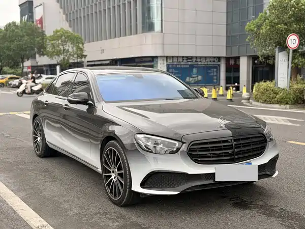 Mercedes-Benz E-Class 2022
