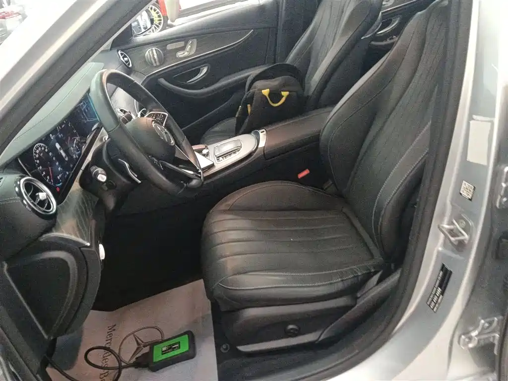 Mercedes-Benz E-Class 2020 — фото 15