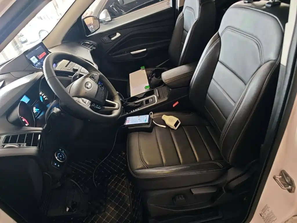 Ford Kuga 2018 — фото 15