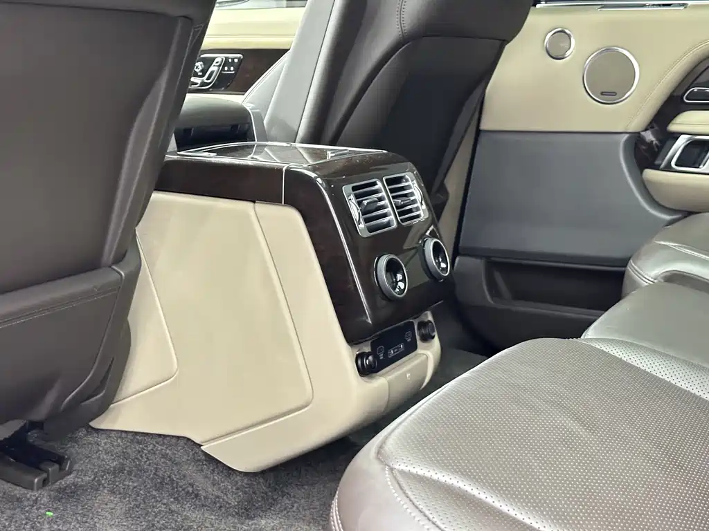 Land Rover Range Rover 2020 — фото 16