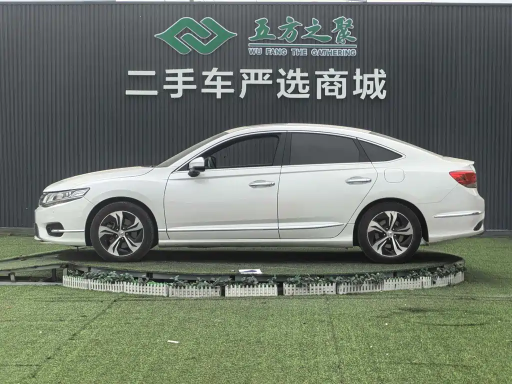 Honda Spirior 2015 — фото 21