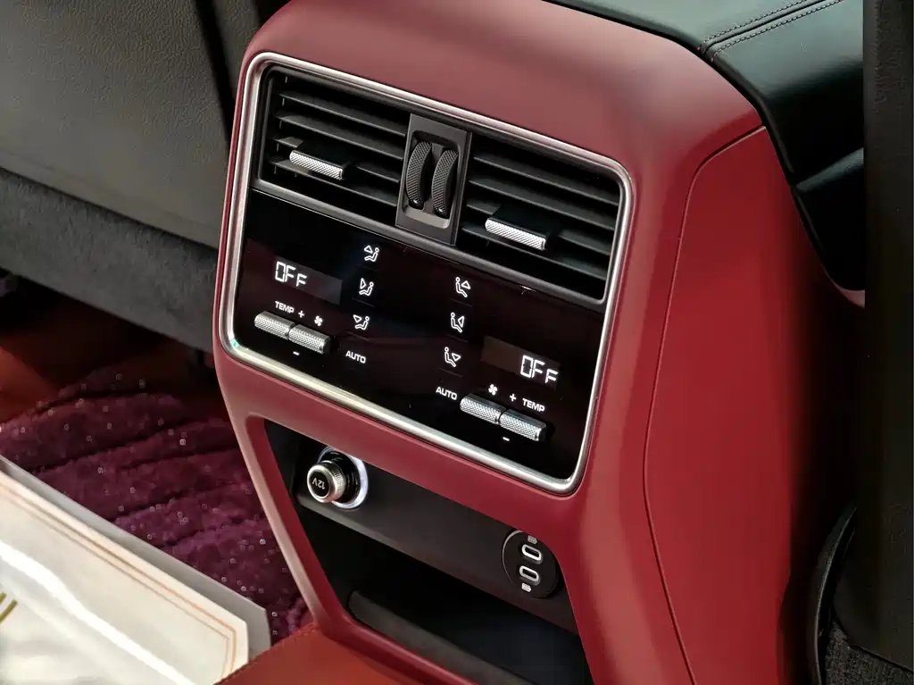 Porsche Cayenne 2023 — фото 13
