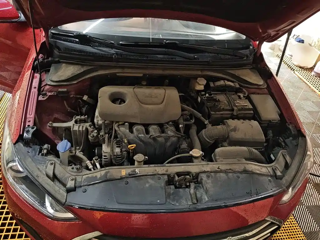 Hyundai Elantra 2018 — фото 20