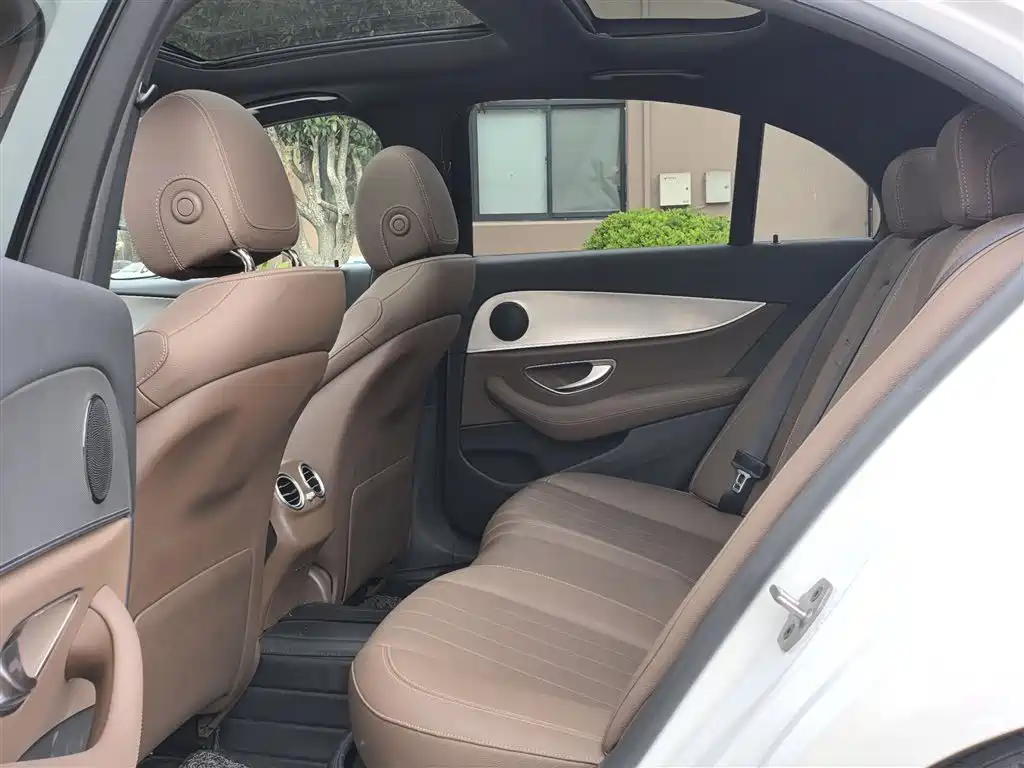 Mercedes-Benz E-Class 2020 — фото 12