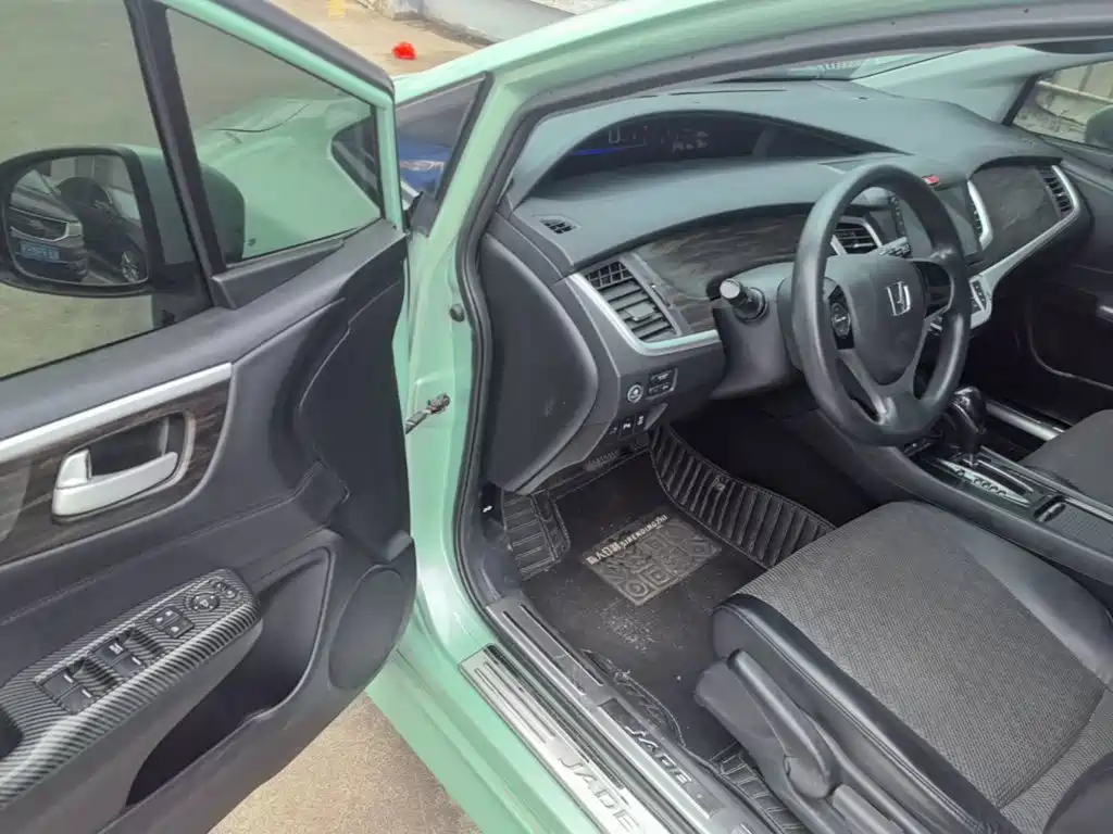 Honda Jade 2017 — фото 16