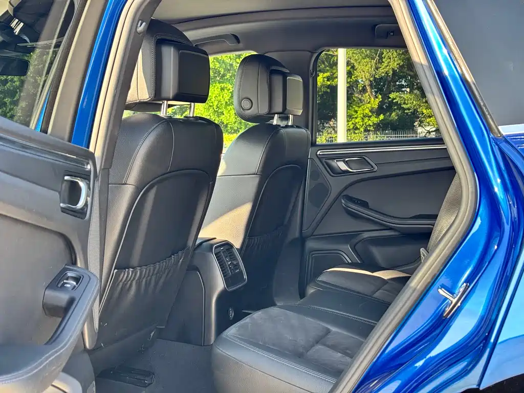 Porsche Macan 2019 — фото 10