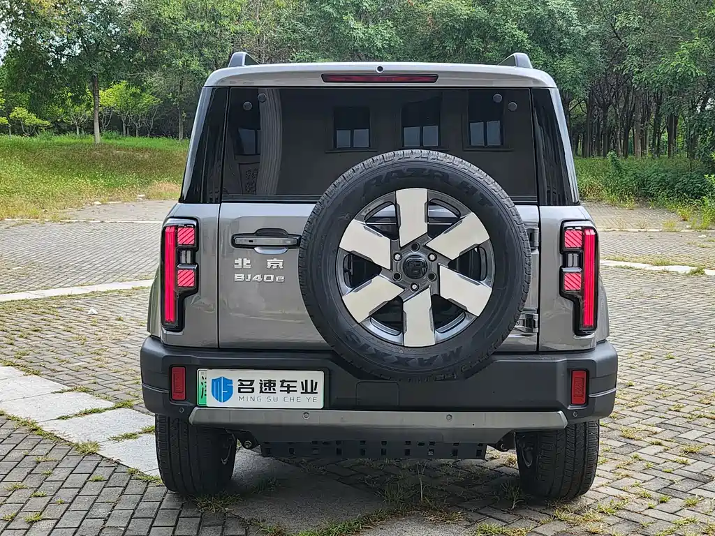 BAIC BJ40 Extended Range 2025 — фото 16