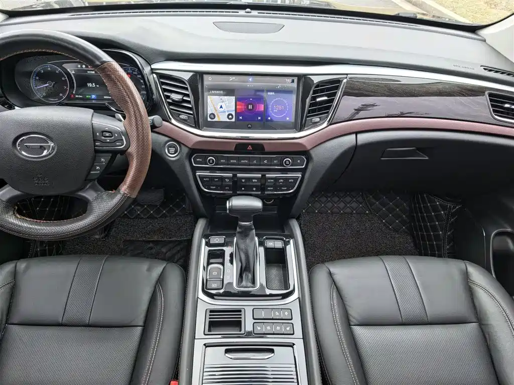 GAC Motor Trumpchi GS8 2019 — фото 6