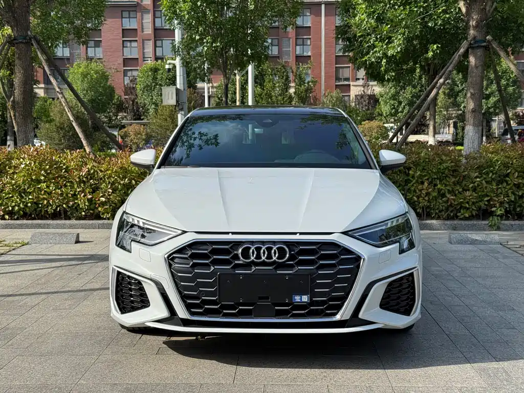 Audi A3 2023 — фото 2