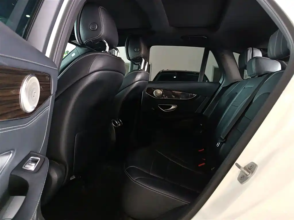 Mercedes-Benz GLC 2016 — фото 17