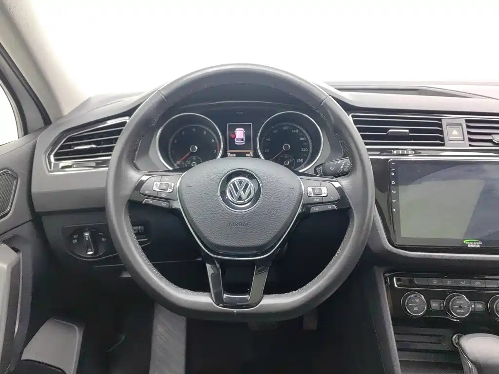 Volkswagen Tiguan L 2019 — фото 11