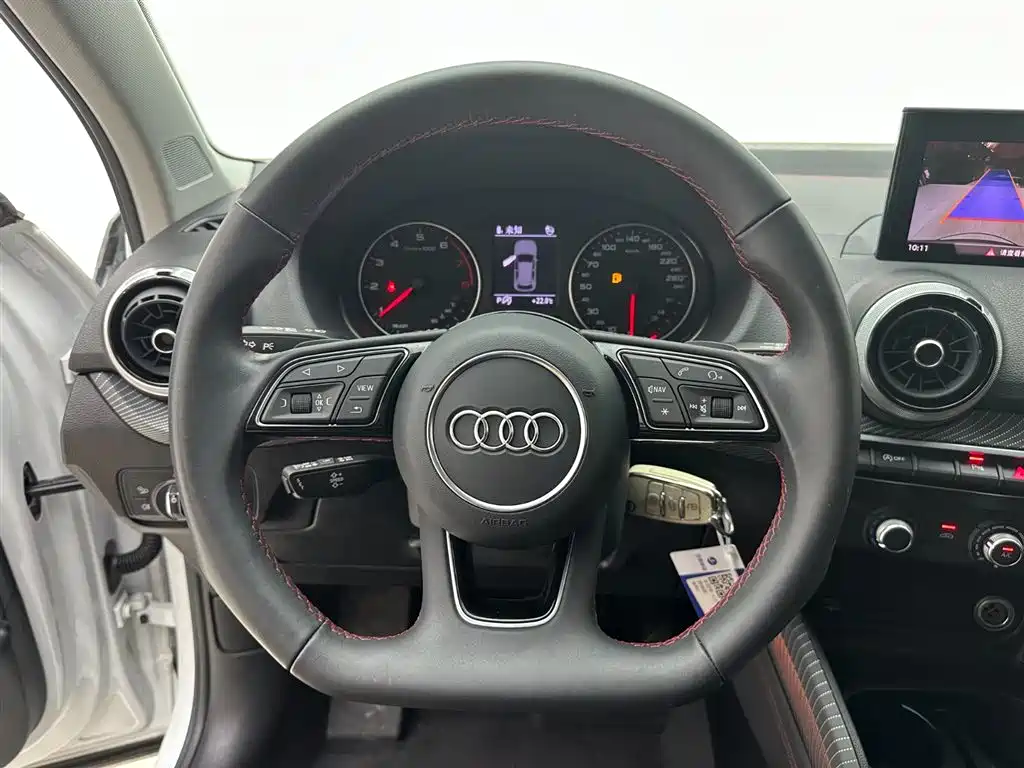 Audi Q2L 2022 — фото 19