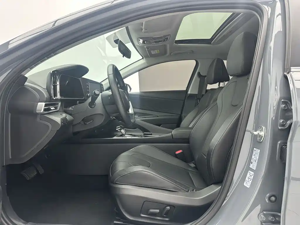 Hyundai Elantra 2022