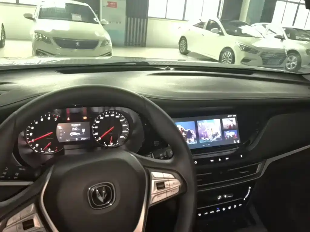 Changan CS35PLUS 2019 — фото 10
